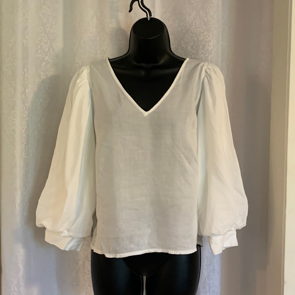 IT’S ANEW DAY WHITE BLOUSE Sz: M